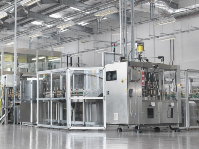 FABRICATION : Vivix Glass transfère l'ingénierie dans le cloud, réduisant ainsi ses coûts. Ce producteur de verre moderne utilise CONNECT pour partager un modèle numérique de son usine avec ses partenaires en ingénierie, contribuant ainsi à réduire les coûts et la dépendance vis-à-vis du service informatique.